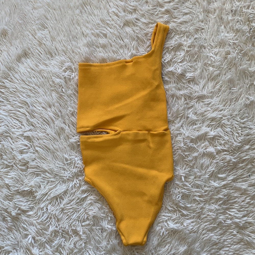 New Hunza G Lena Nile one shoulder cutout seersucker swimsuit - Picture 6 of 8